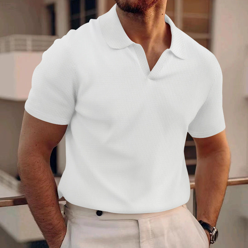 Polo de hombre con cuello en V, solapa tipo waffle y manga corta