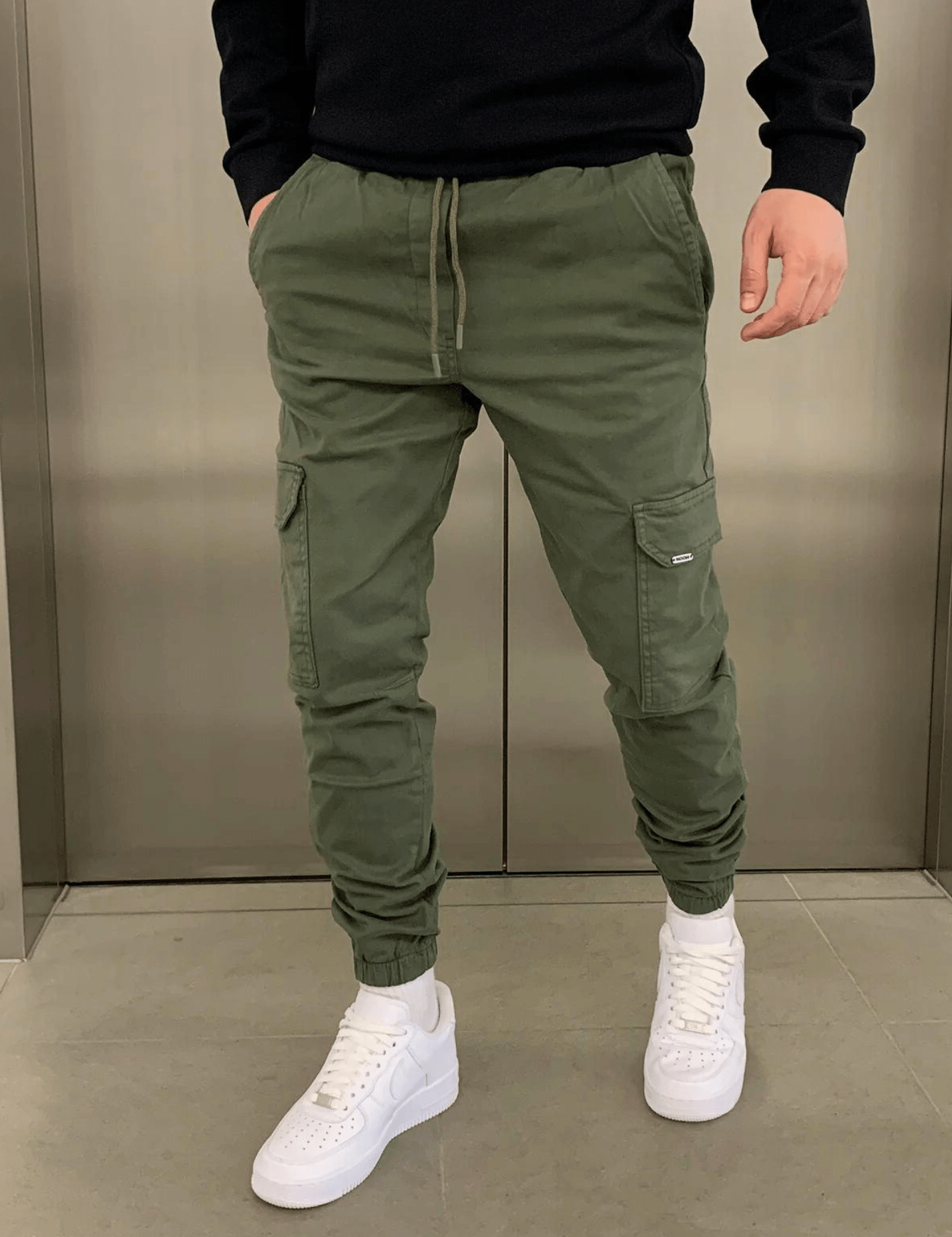 Jogger cargo elástico para hombre