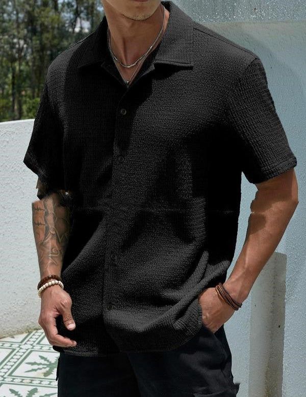 Camisa de hombre de color sólido con botones y solapa de manga corta