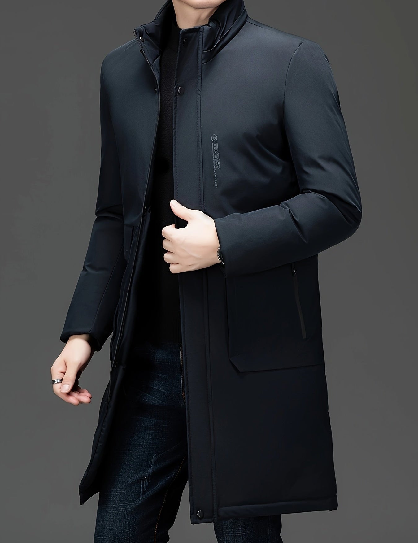 Abrigo elegante con capucha